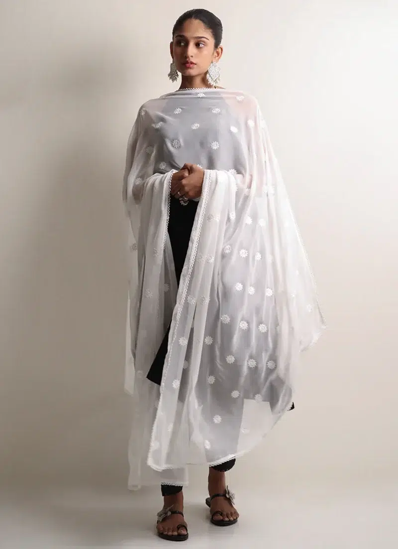 Image | Spring Pret '24 | Embroidered Lace Dupatta | Chiffon | White | 1 pc | IDCH-213326.