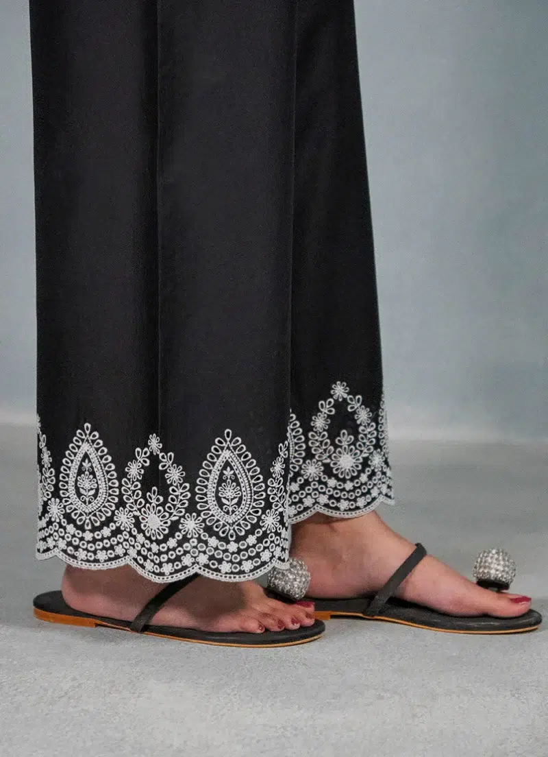Image | Spring Pret '24 | Embroidered Culotte | Cotton | Black | 1 pc | T-702.