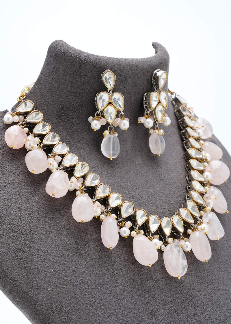 Gold Metal Uncut Diamond Jewelry | Classic Off White Mina Kari Design for Elegance