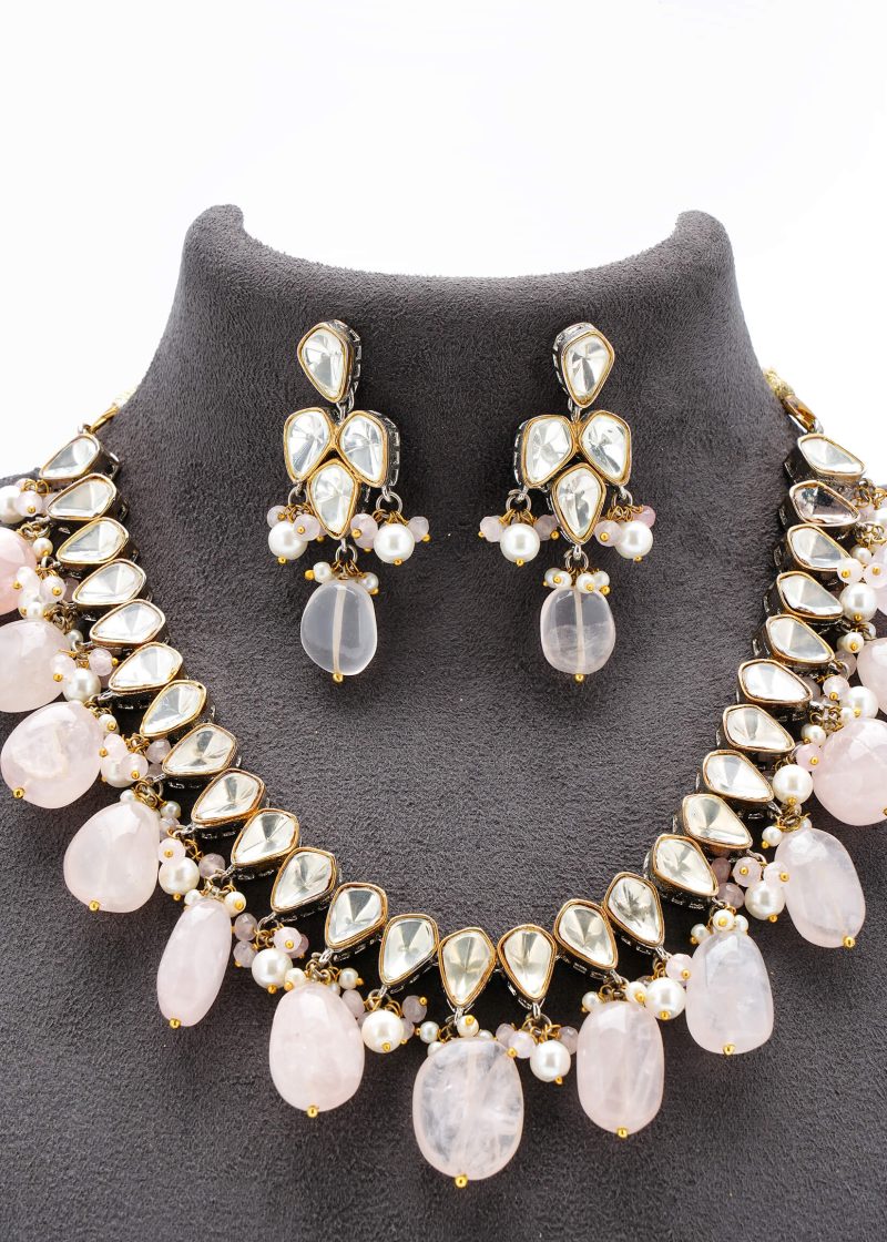 Gold Metal Uncut Diamond Jewelry | Classic Off White Mina Kari Design for Elegance