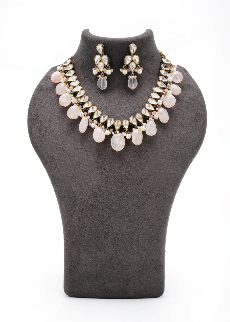 Gold Metal Uncut Diamond Jewelry | Classic Off White Mina Kari Design for Elegance