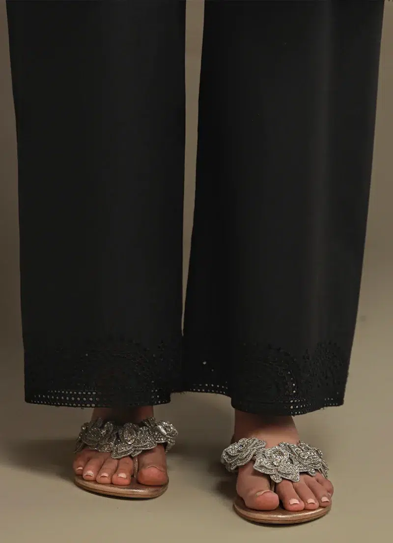 Image | Winter Pret '25 | Cotton | Black | Embroidered Izaar | 1 pc.