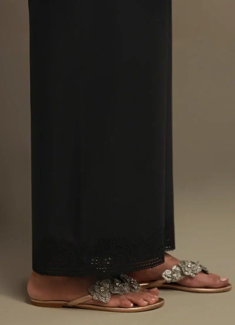 Image | Winter Pret '25 | Cotton | Black | Embroidered Izaar | 1 pc.